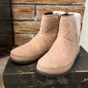 NIB Chaco Tan revel tall Ankle Boots